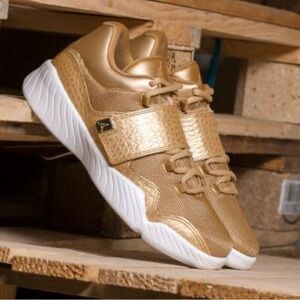 JORDAN J23
Metallic Gold/ Metallic Gold